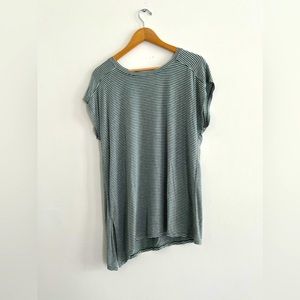 Cuddl Duds Soft Wear Stretch Light Grey Green Stripe Asymmetrical Hem Tee Size L